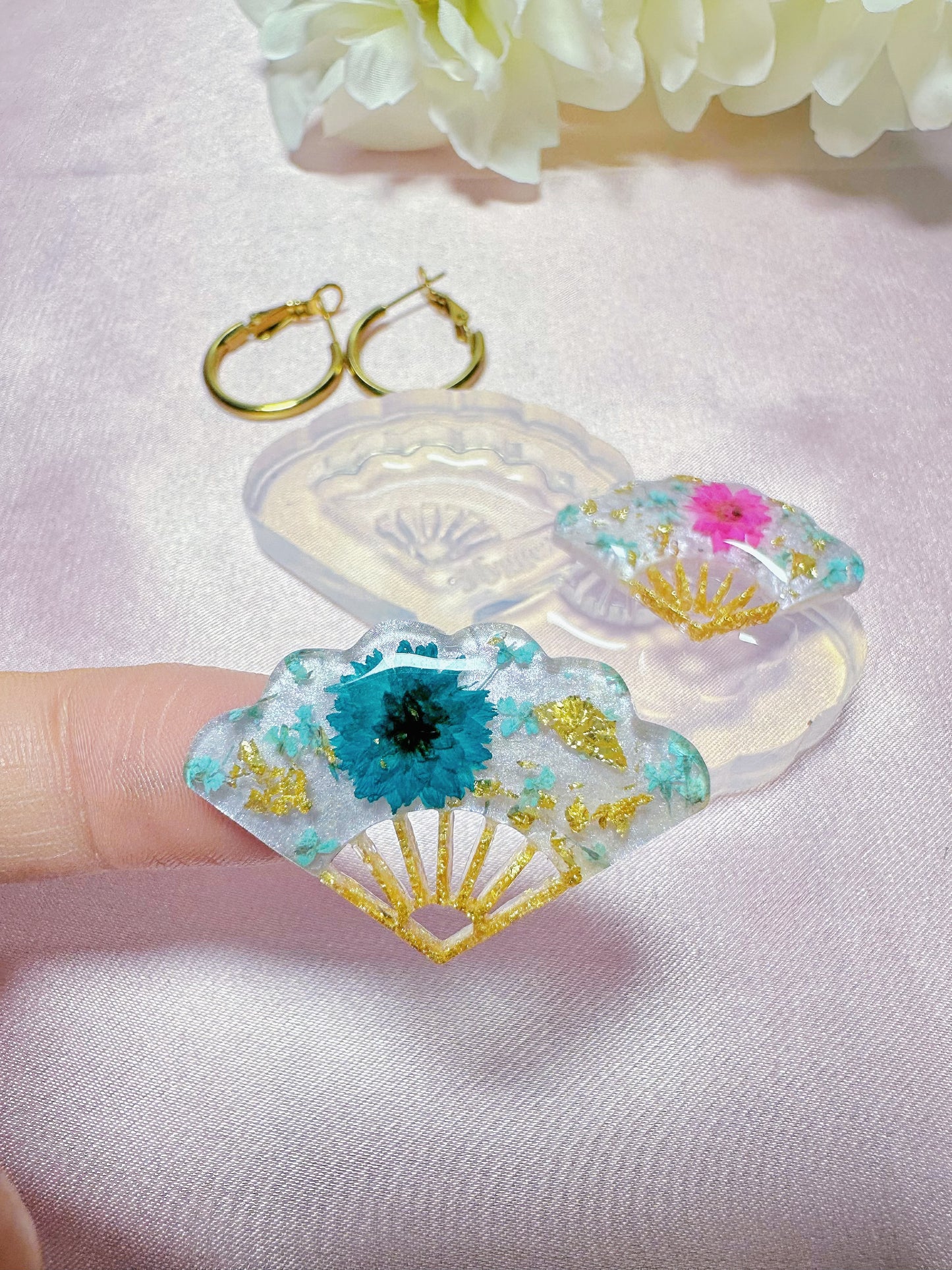 Predomed Folding Hand Fan Dangle Earring Mold for Hoop Charms