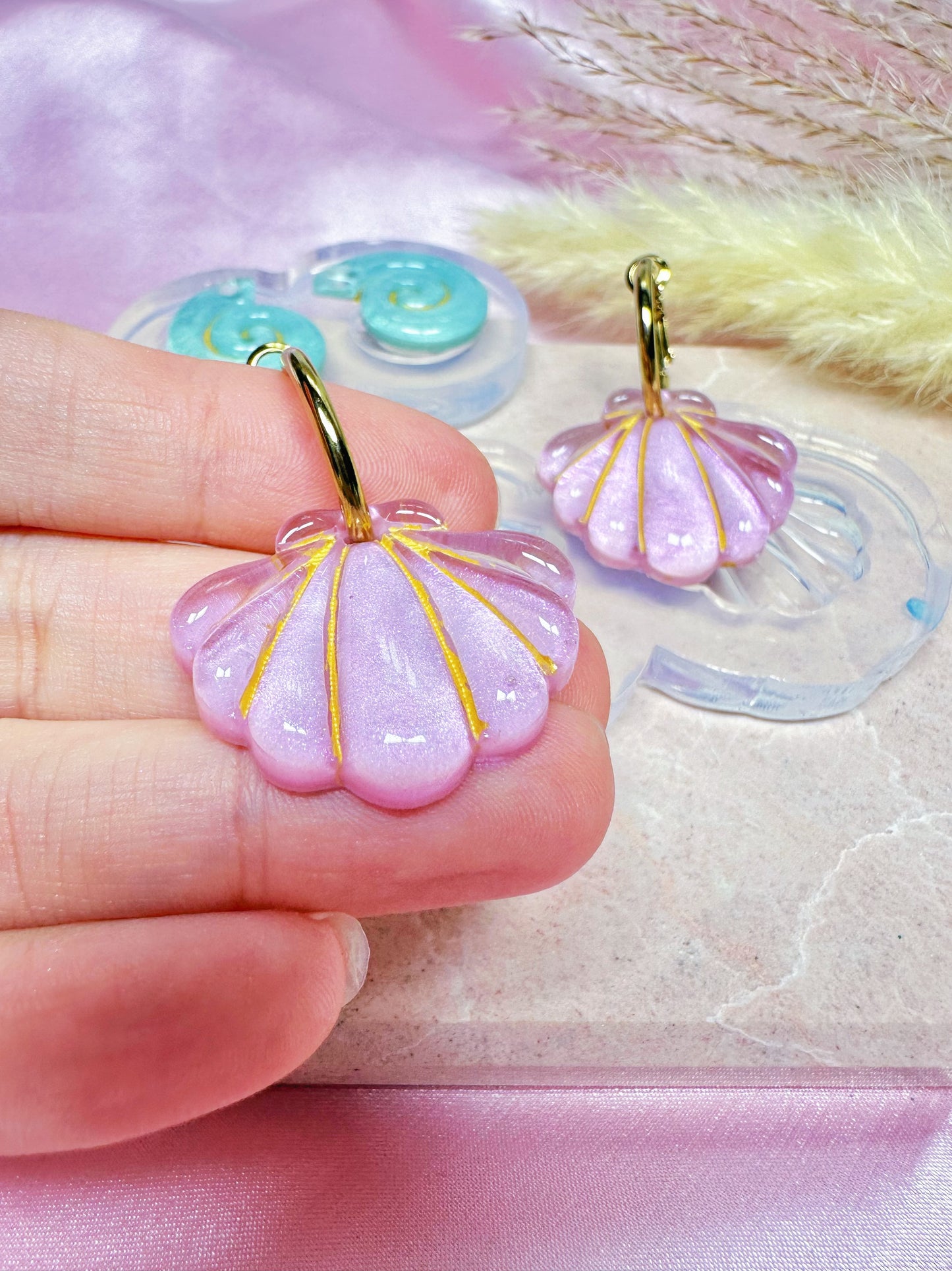 Domed Etched Clam Shell Dangle Earring Mold for Hoop Charms