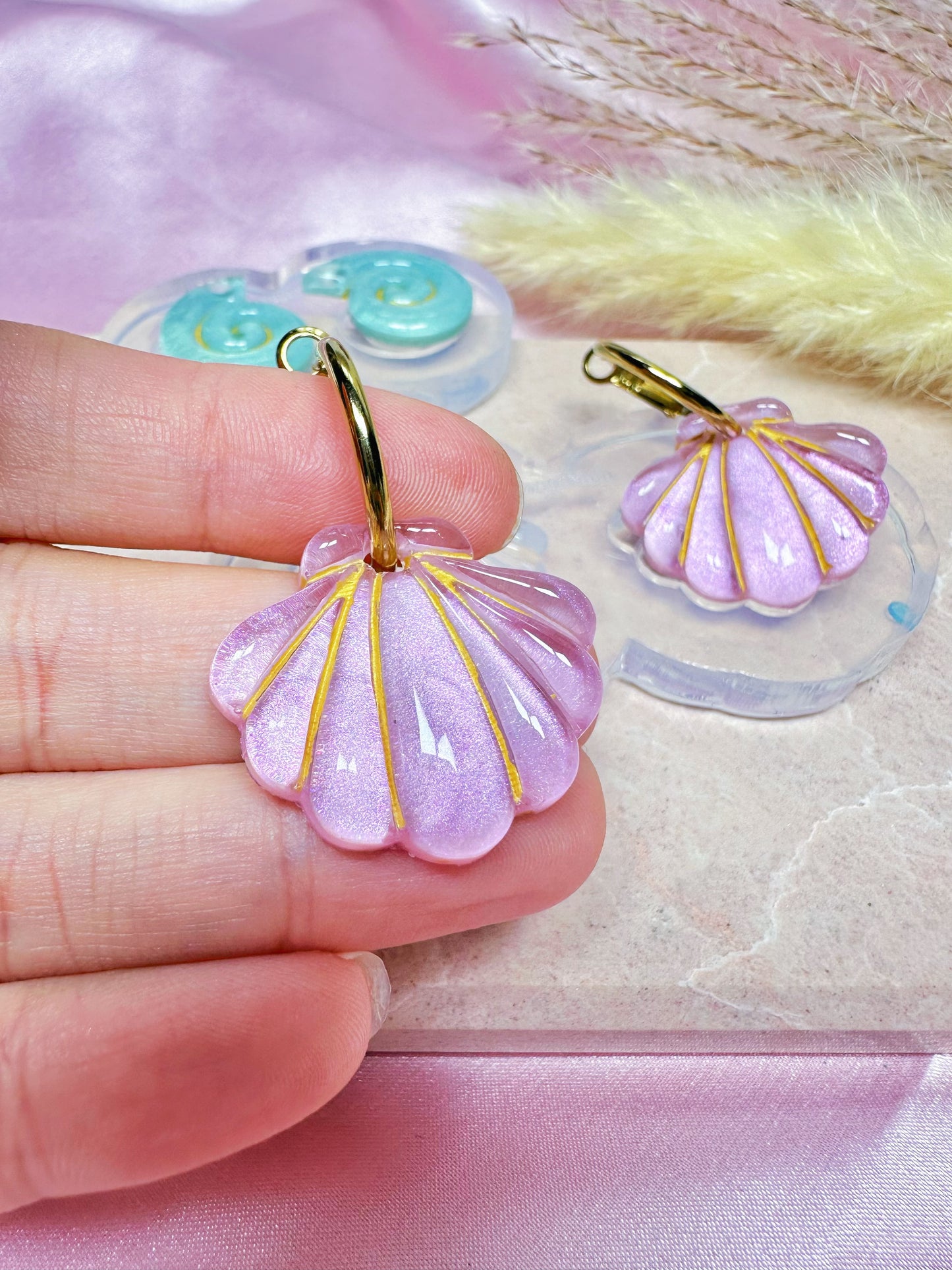Domed Etched Clam Shell Dangle Earring Mold for Hoop Charms
