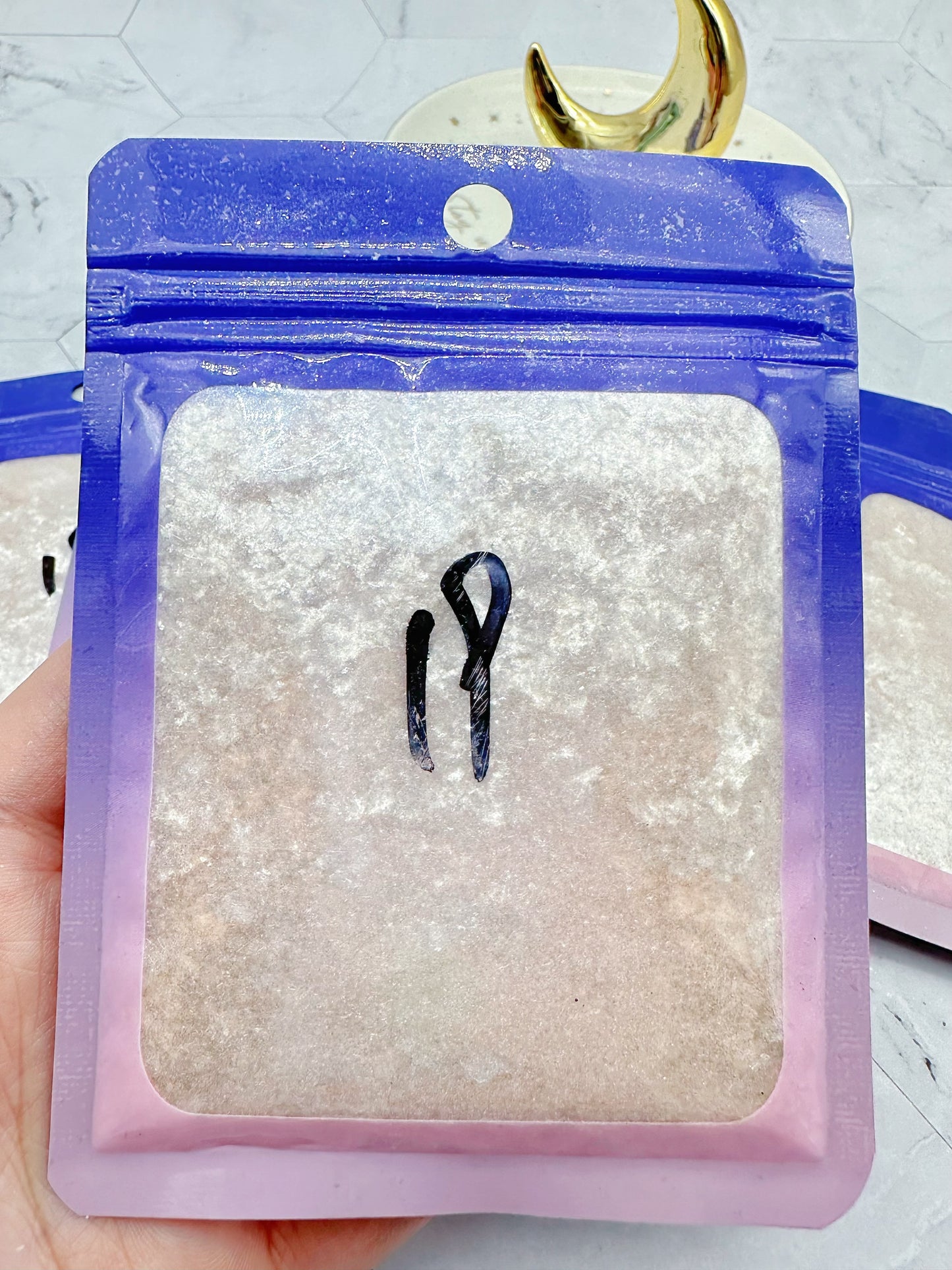 10g bag Cashmere Diamond Flakes No.19