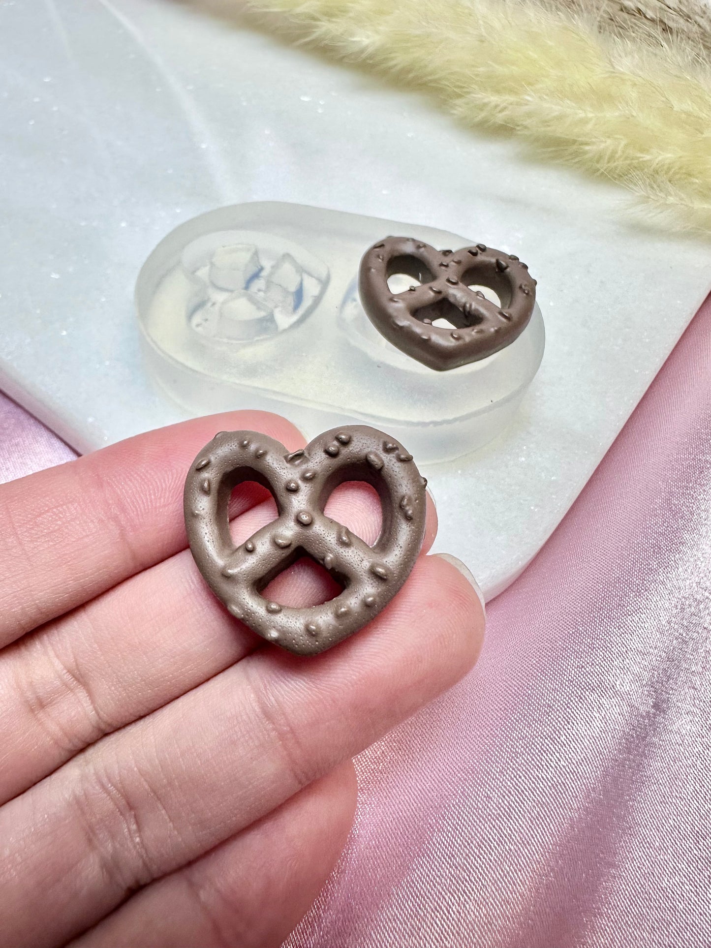 Clear silicone mold clay mold resin mold Heart Pretzel Biscuit earring mold