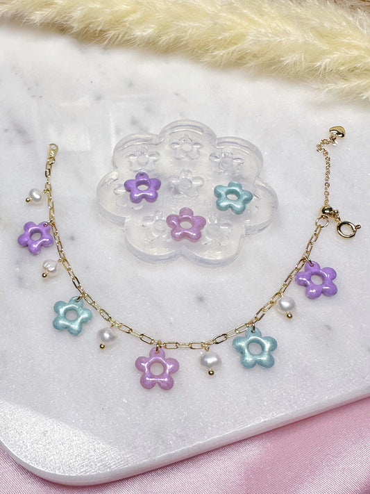 Tiny Predomed Flower Bracelet Necklace Charm Mold Earring Mold