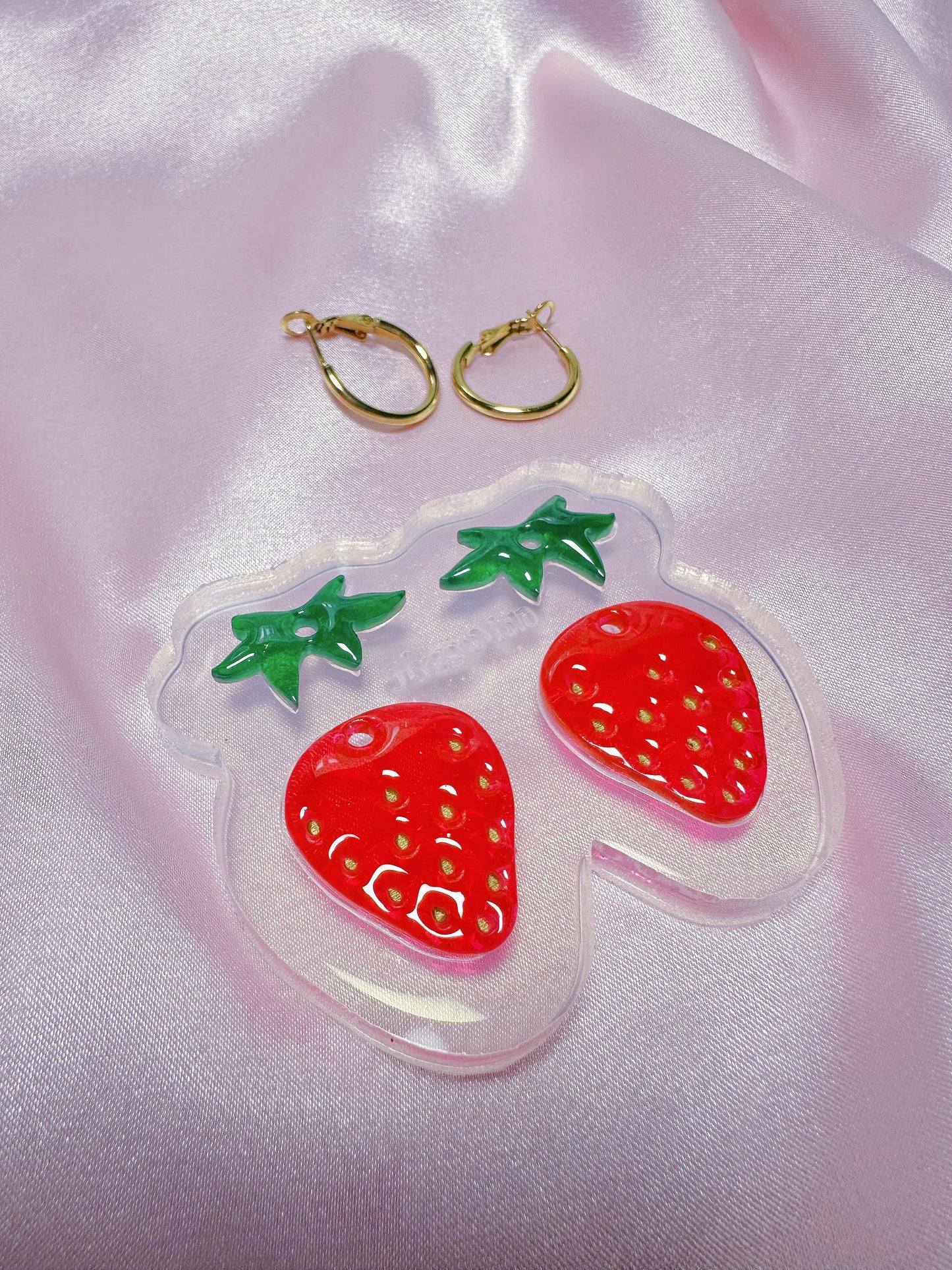 Small Predomed Stacked Strawberry Leaves Hoop Earring Mold