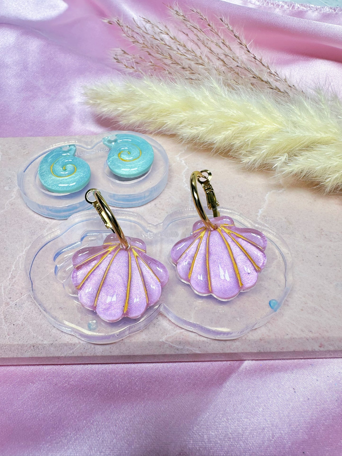 Domed Etched Clam Shell Dangle Earring Mold for Hoop Charms