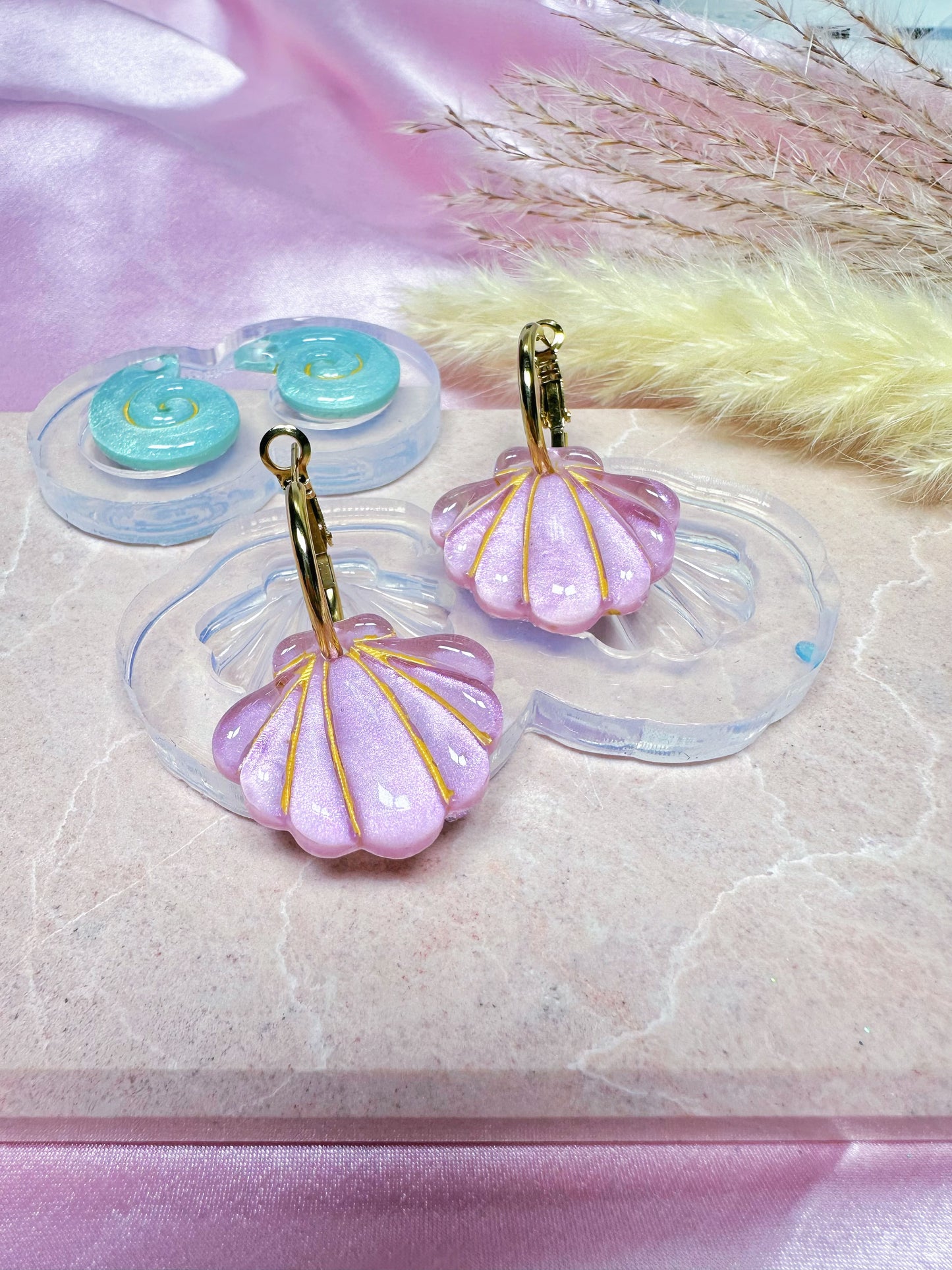 Domed Etched Clam Shell Dangle Earring Mold for Hoop Charms