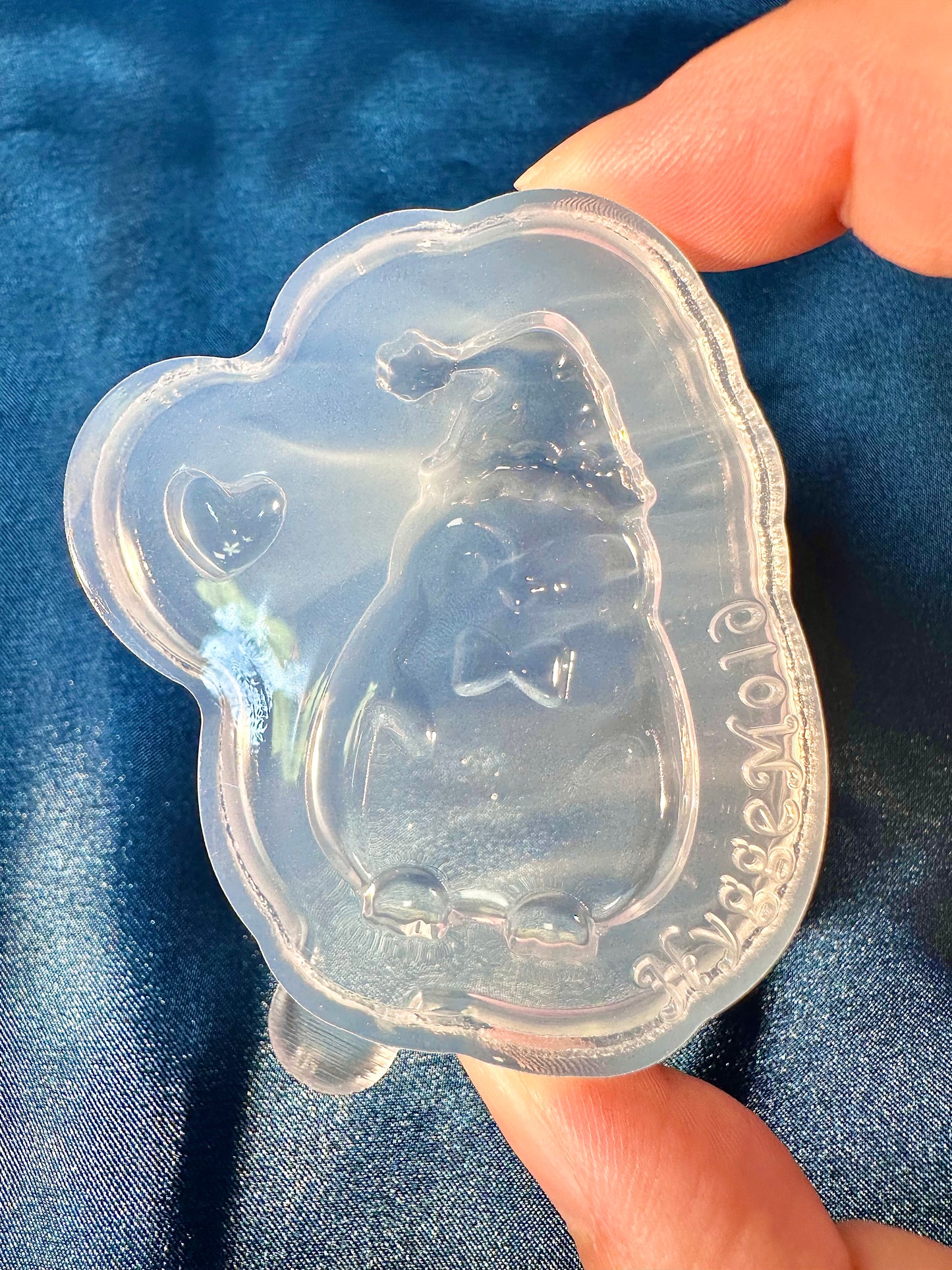 Small Predomed Christmas Penguin Brooch Mold