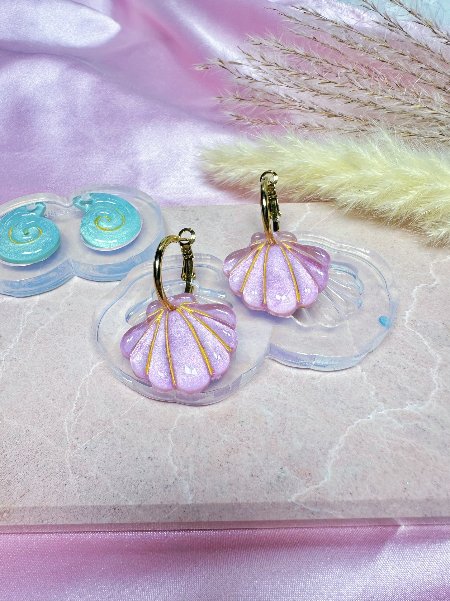 Domed Etched Clam Shell Dangle Earring Mold for Hoop Charms