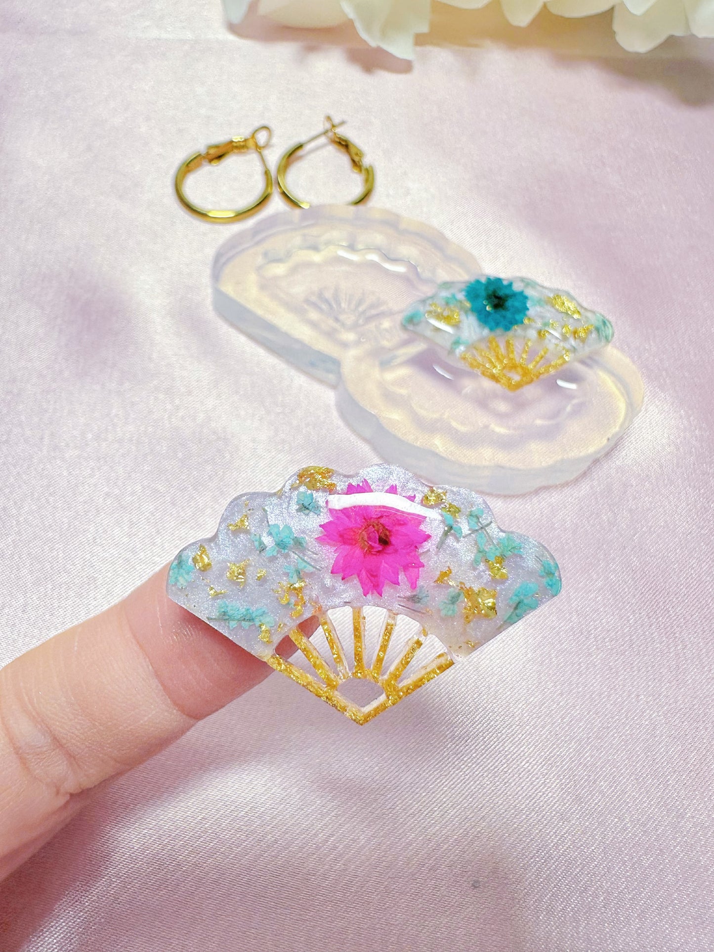 Predomed Folding Hand Fan Dangle Earring Mold for Hoop Charms