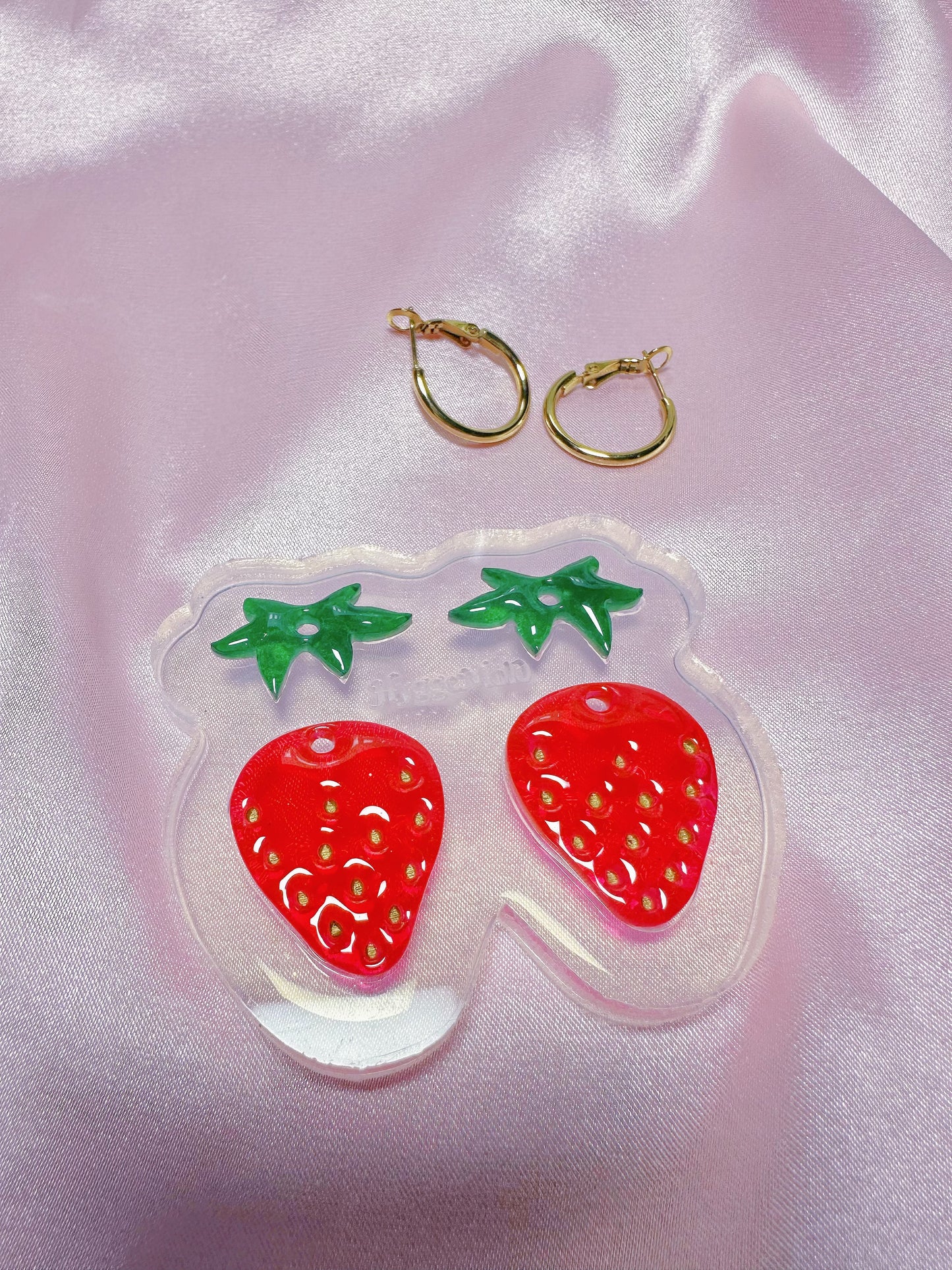 Small Predomed Stacked Strawberry Leaves Hoop Earring Mold