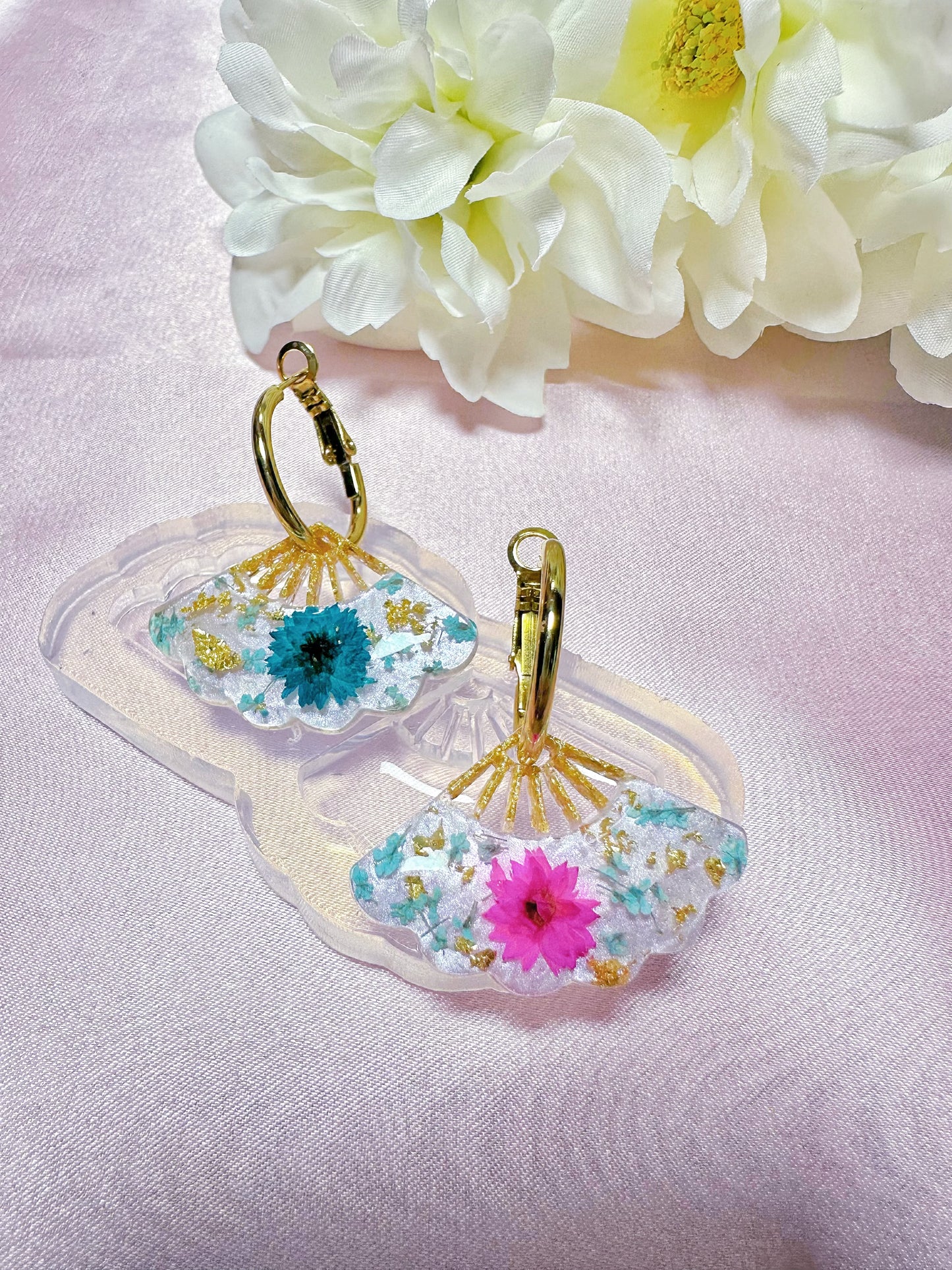 Predomed Folding Hand Fan Dangle Earring Mold for Hoop Charms