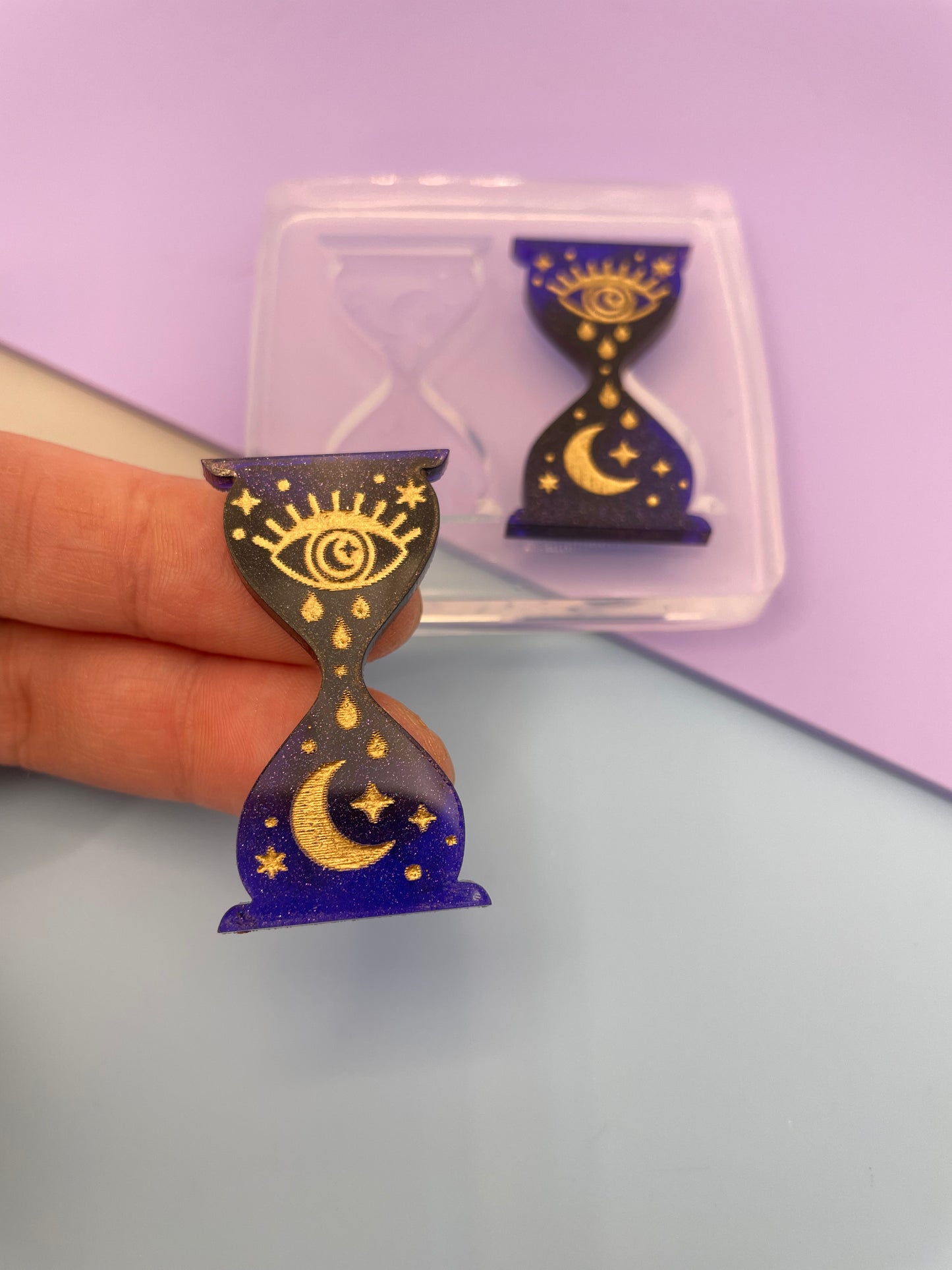 4 cm All-seeing Eye Celestial Hourglass Clepsydra Sandglass Mold