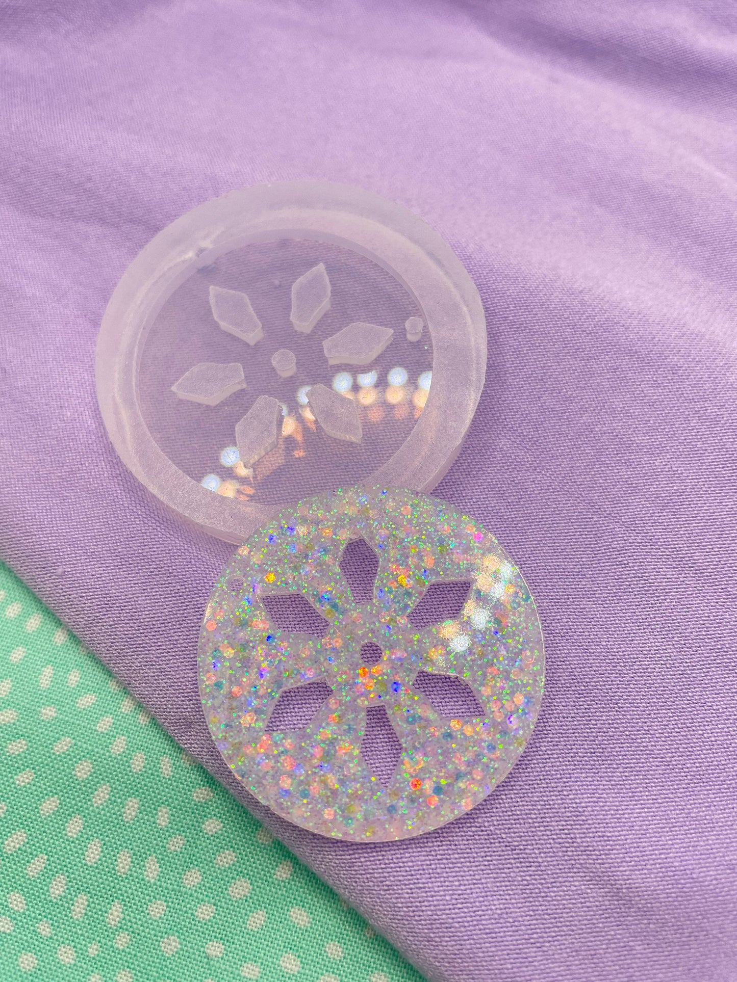 Christmas Round Snowflake Charm Keyring Pendant Mold