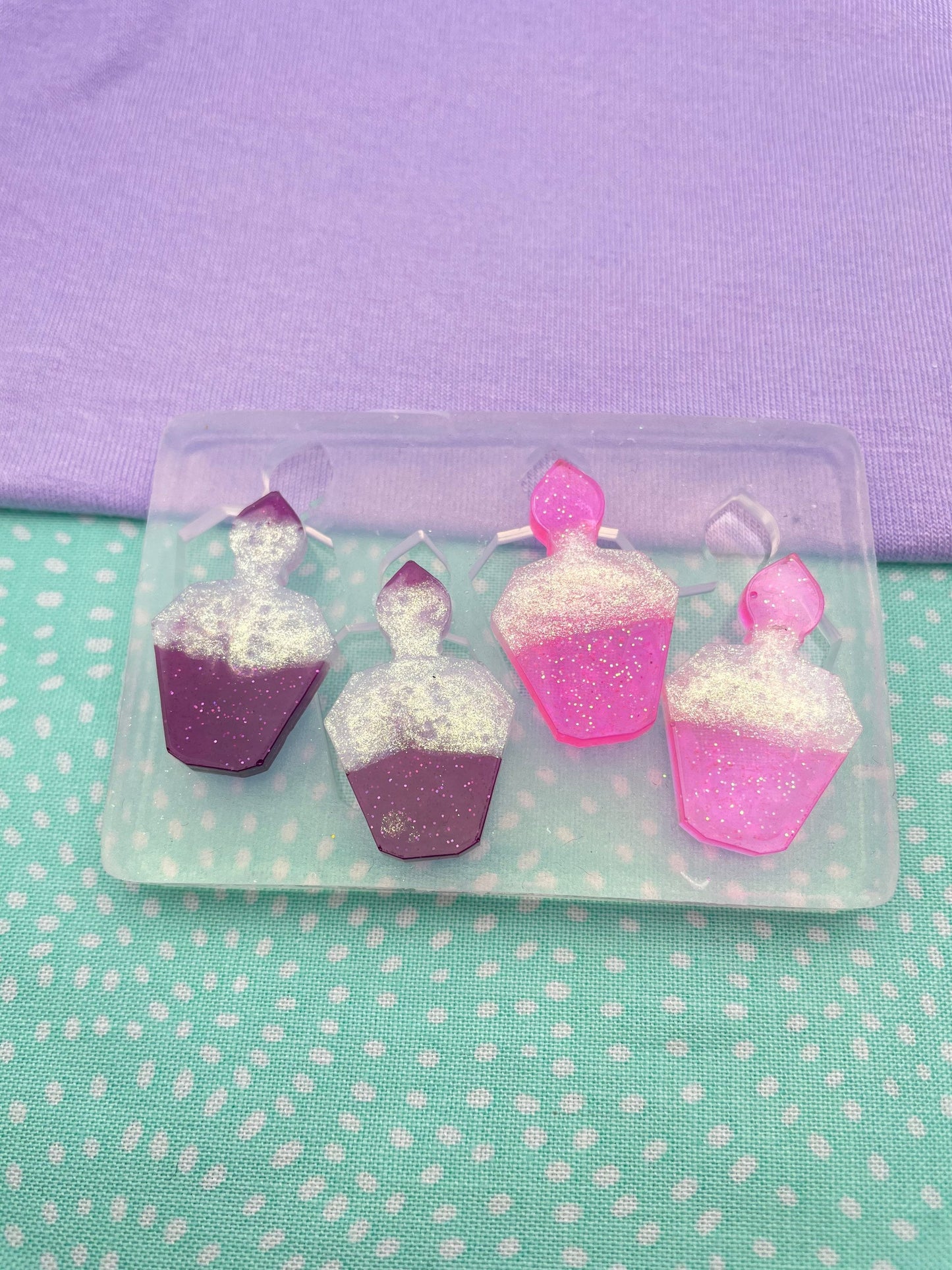 3 cm Perfume Potion bottle Dangle Earring / Pendant Mold