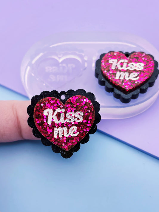 2.6 cm Kiss Me Layered Scalloped Heart Dangle Earring Mold