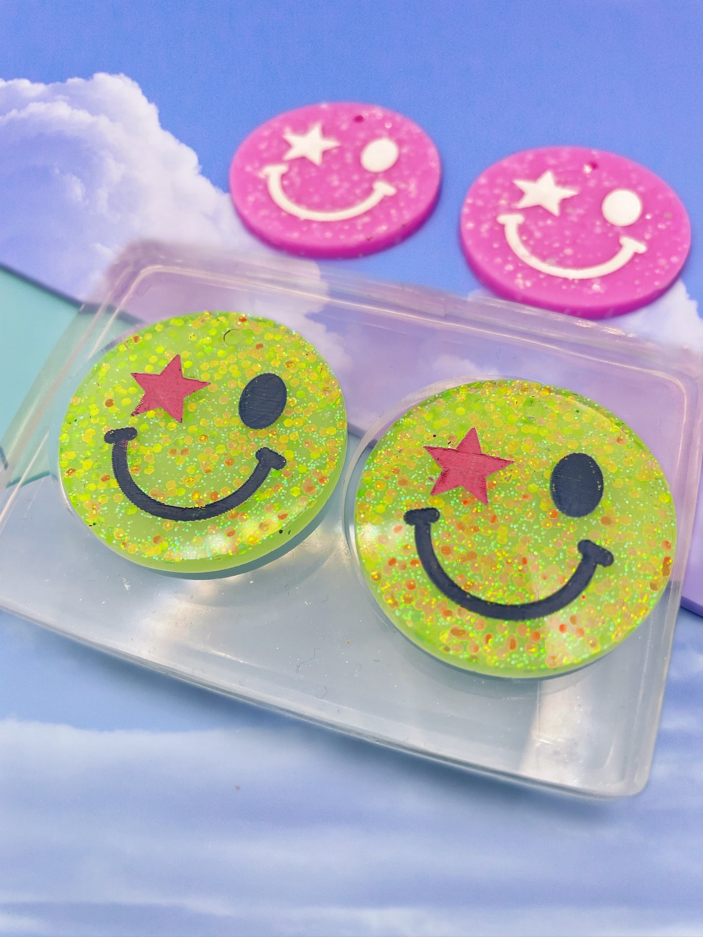 3.2 cm Star Funky Hippie Happy Face Dangle Earring Mold
