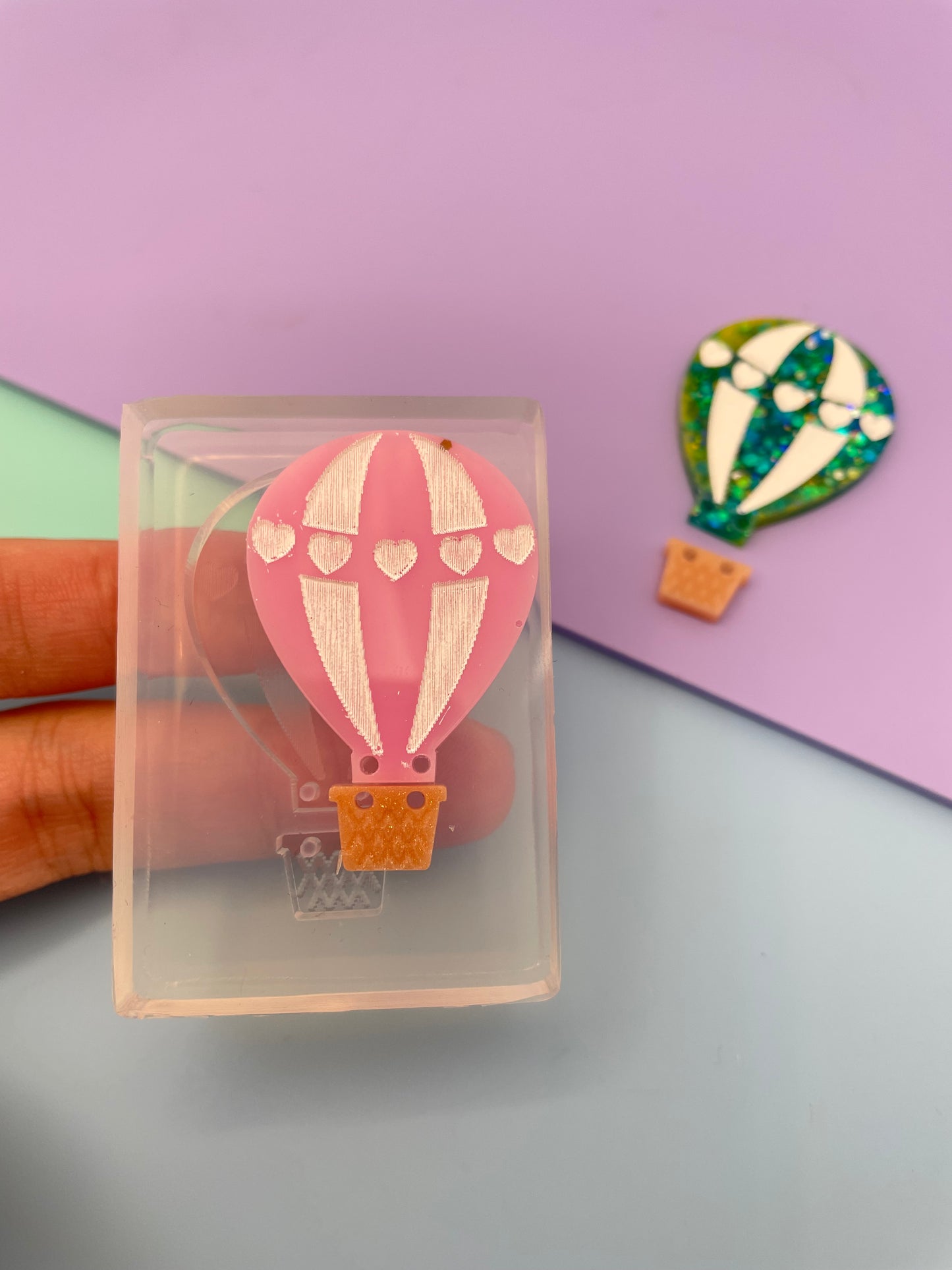 4cm Hot Air Balloon Brooch Mols