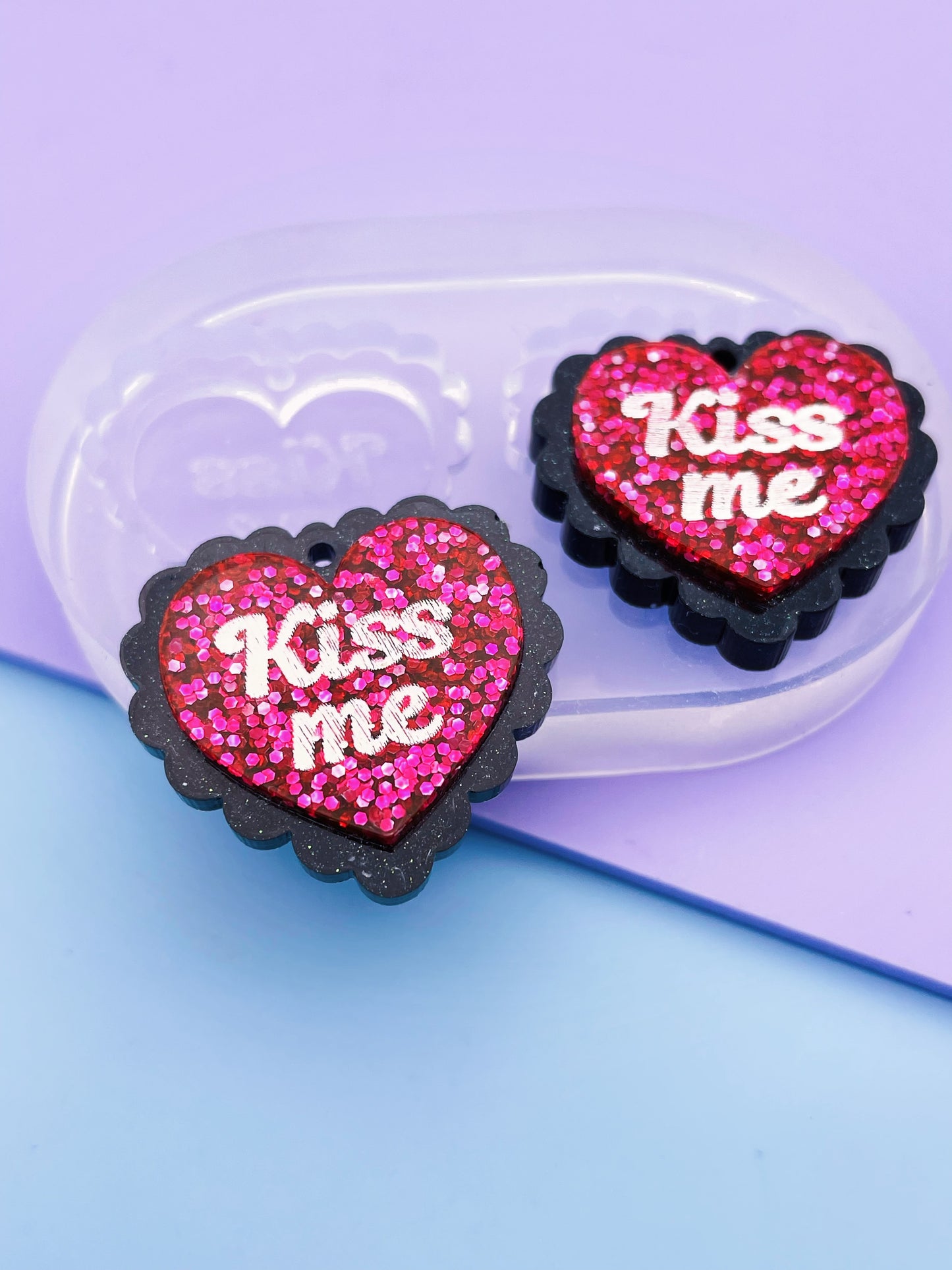2.6 cm Kiss Me Layered Scalloped Heart Dangle Earring Mold