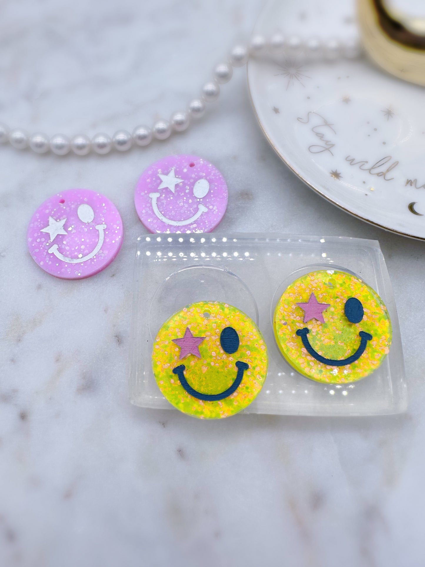 3.2 cm Star Funky Hippie Happy Face Dangle Earring Mold