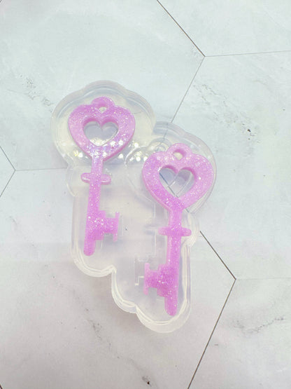 Love key Dangle Earring Keychain Keyring Mold