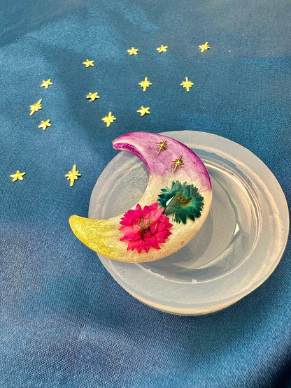 3.5cm Predomed Moon Silicone Mold for Resin Worry Stone Brooch Magnet