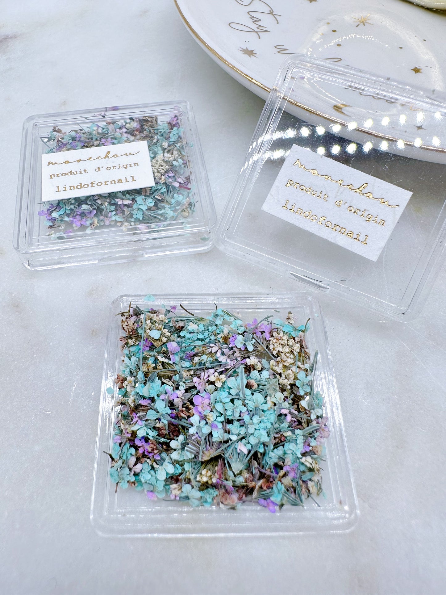 Shredded Lace Flowers in a box (Light Blue, White and Lilac)