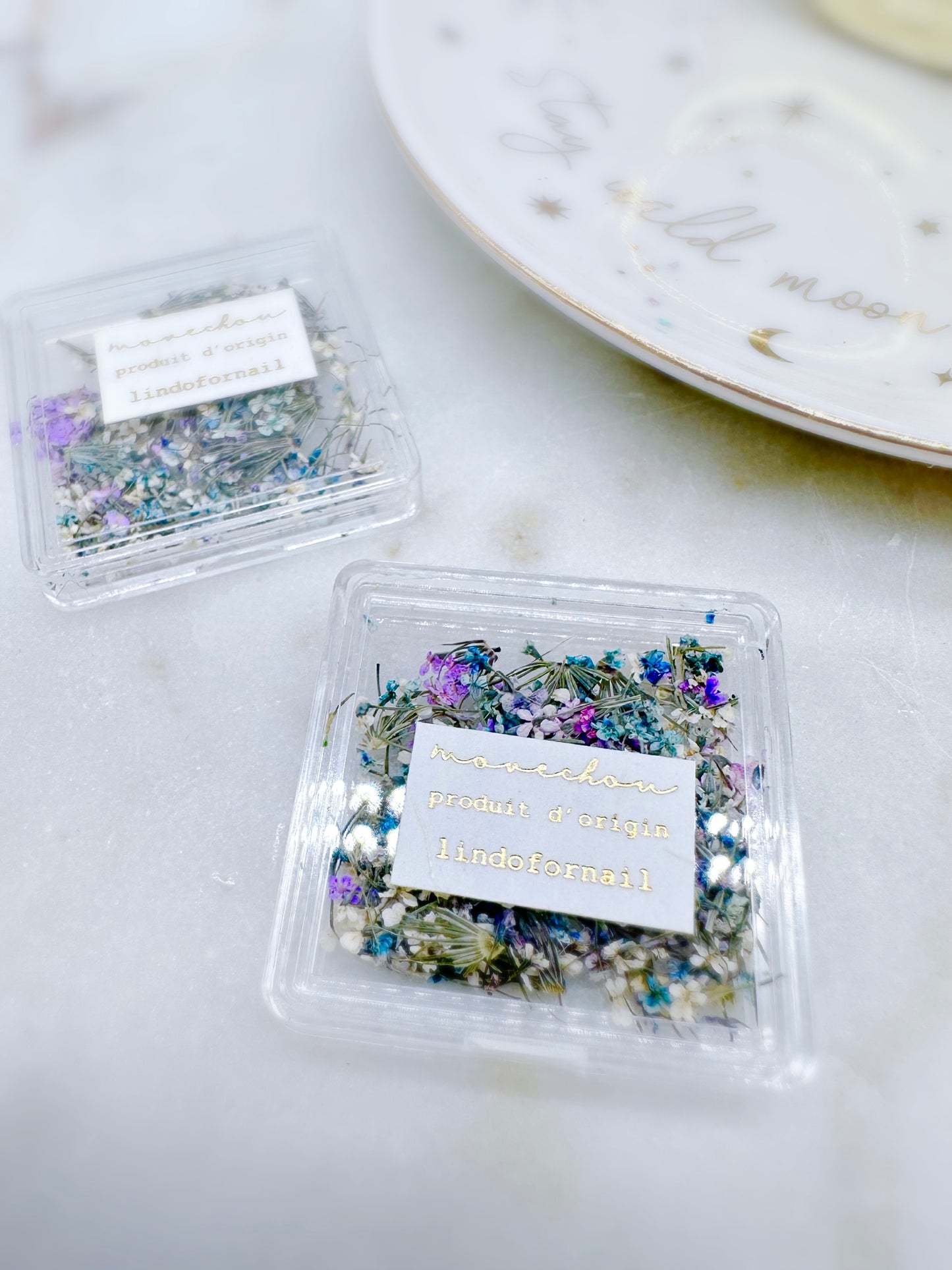 Shredded Lace Flowers in a box (White, Lilac and Navy)