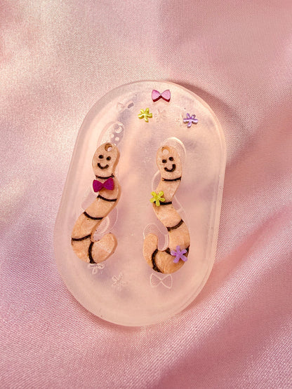 3cm Smiling Worm Dangle Earring Mold