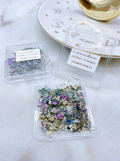 Shredded Lace Flowers in a box (White, Lilac and Navy)