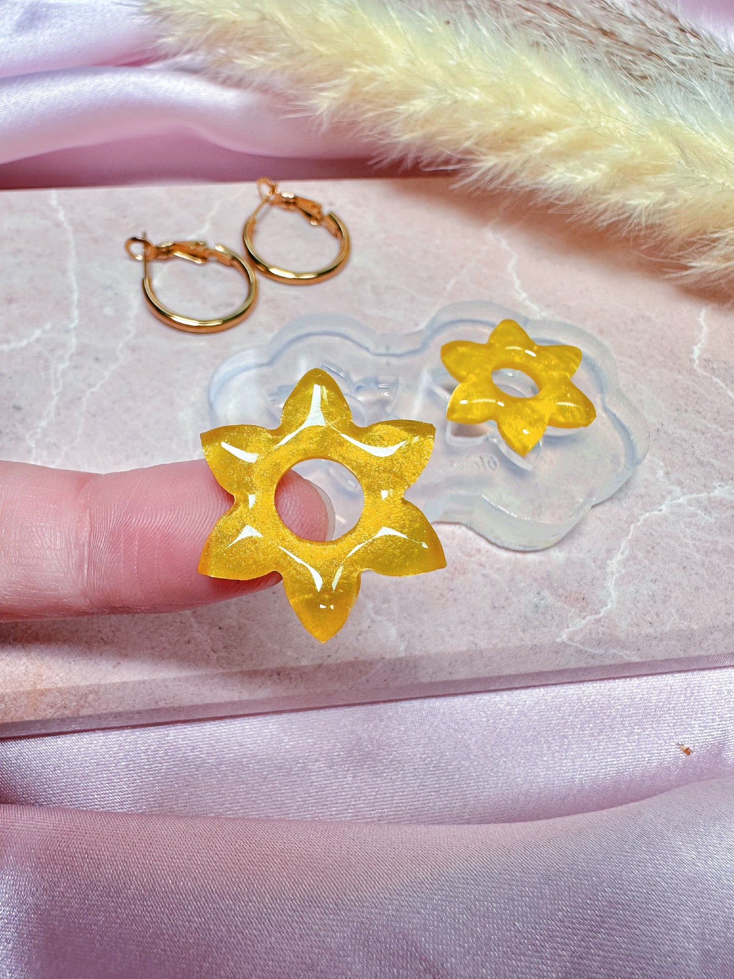 Predomed Sunflower Hoop Spinner Earring Mold
