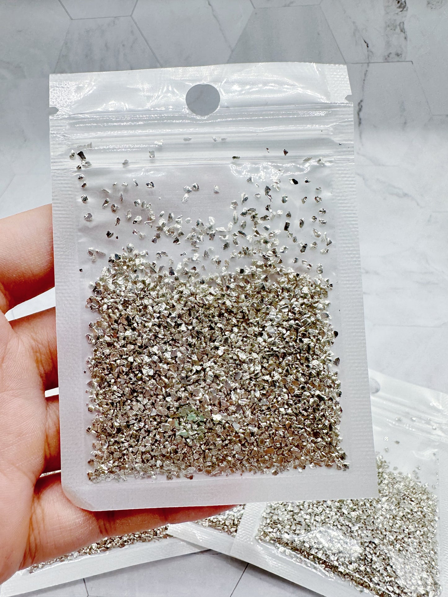 Silver Fine Crushed Glass 1-1.5 mm