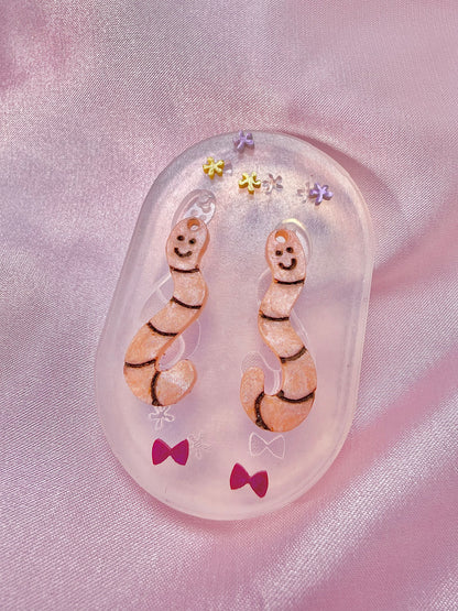 3cm Smiling Worm Dangle Earring Mold