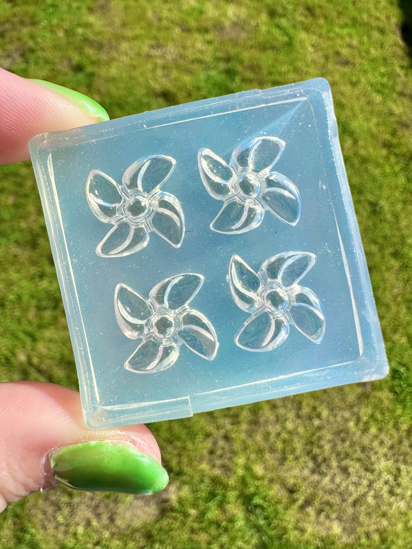 1.5 cm Mini Pinwheel Stud Earring Mold