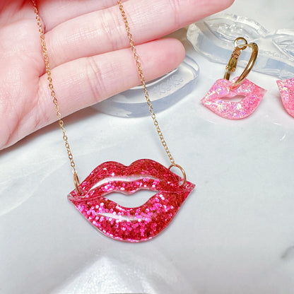 Predomed Kissy Lip Necklace Mold