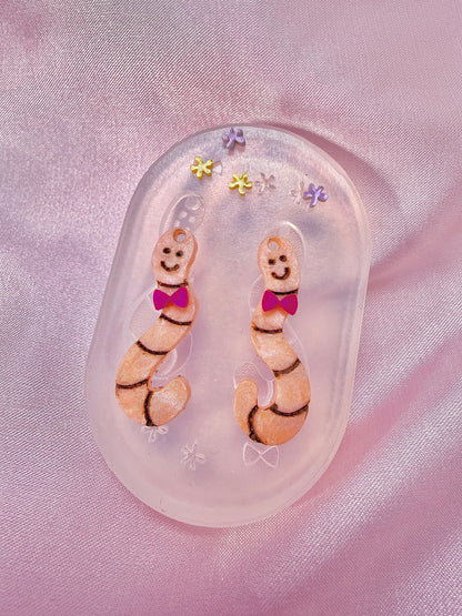 3cm Smiling Worm Dangle Earring Mold