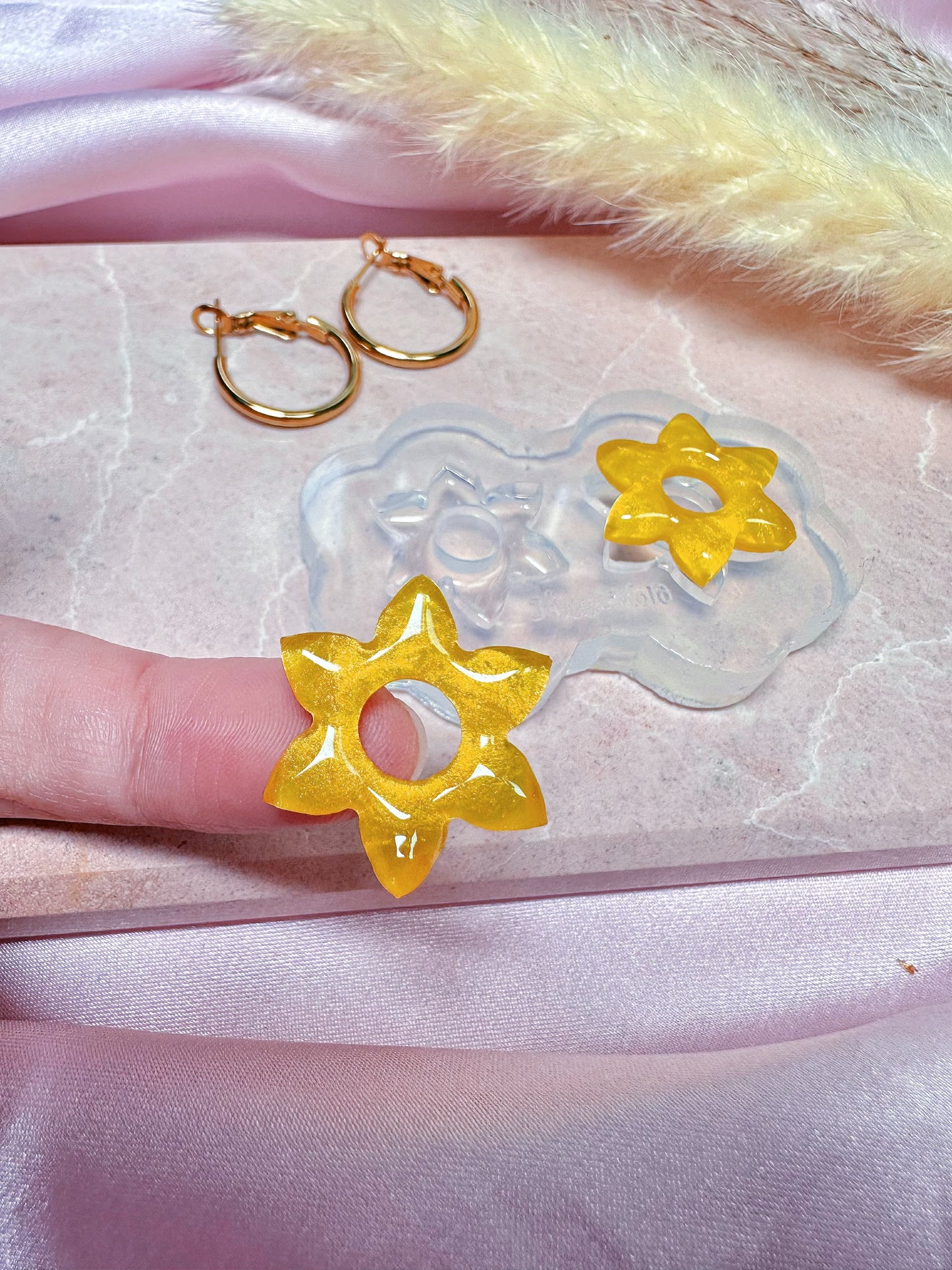 Predomed Sunflower Hoop Spinner Earring Mold