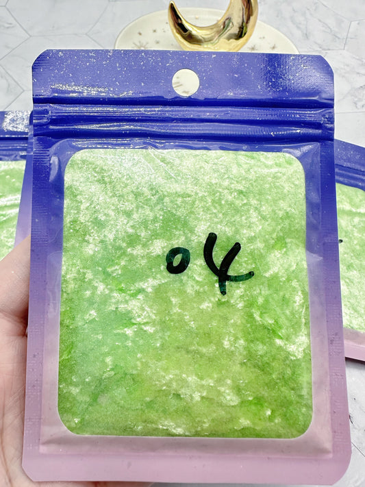 10g bag Lime Diamond Flakes No.4