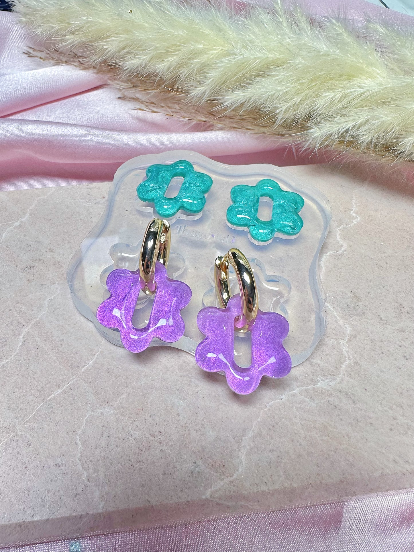 Predomed Retro Flower Oblong Holes Hoop Spinner Earring Mold