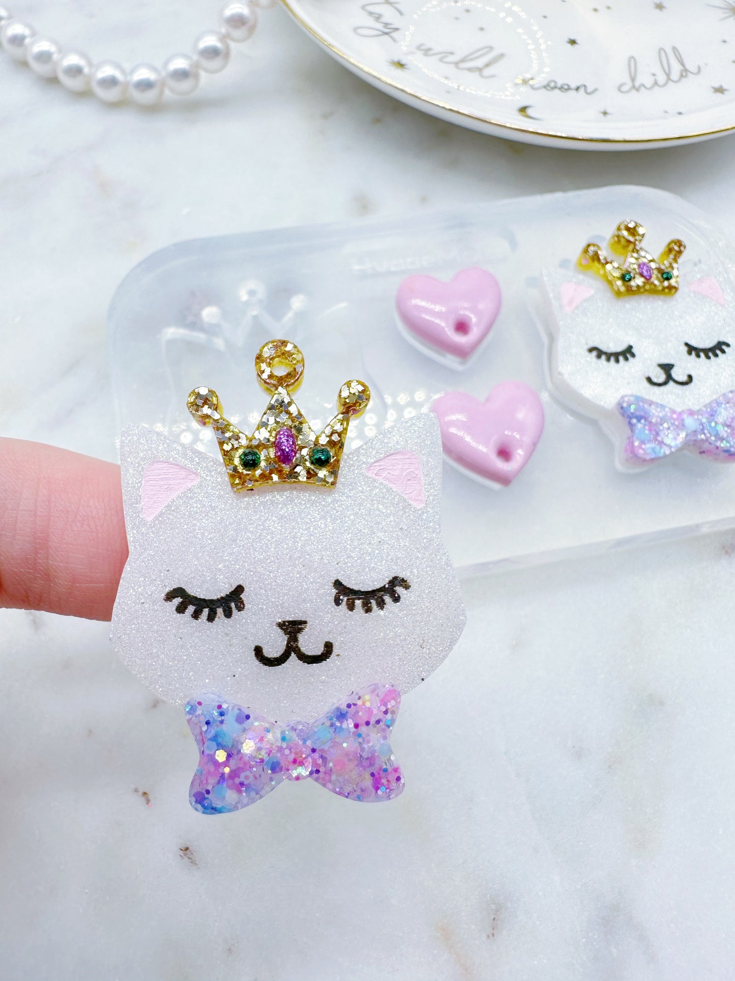 4cm Queen Cat Earring Mold with Heart Topper