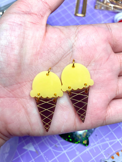 3.7/4.8 cm Two-part Ice-cream dangle drop earring mold with pre-drilled holes