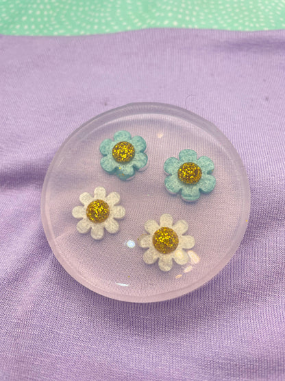 Small 1.6 cm 3D layered Daisy Flower Stud Earring Mold