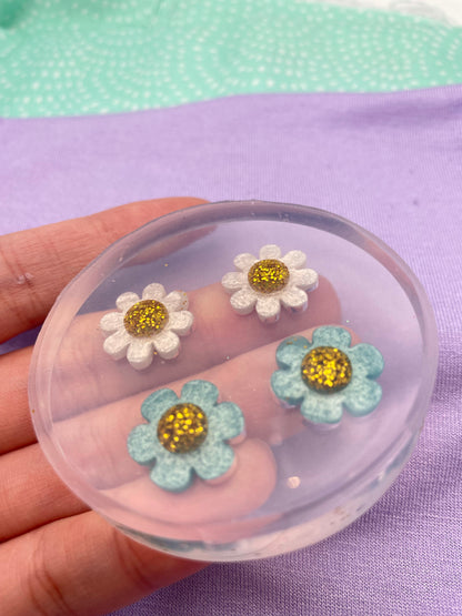 Small 1.6 cm 3D layered Daisy Flower Stud Earring Mold