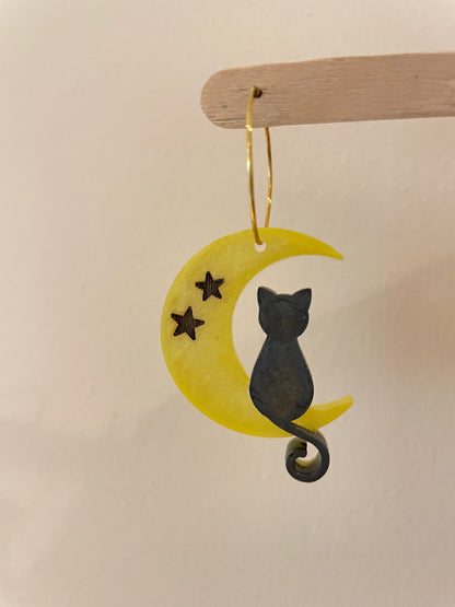 4.2 cm Sitting Cat On Crescent Moon Stars Night Sky Multi-use Brooch Dangle Earring Mold