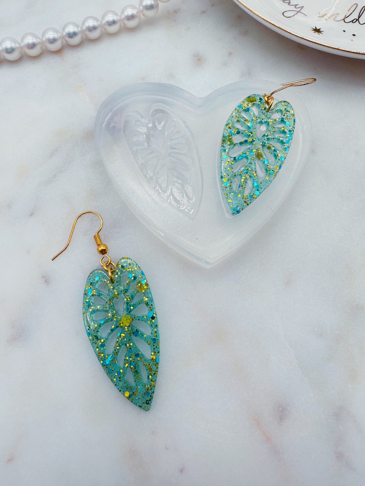 Beautiful 3.8 cm Heart-shaped Leaf Dangle Earring mold
