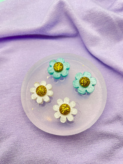 Small 1.6 cm 3D layered Daisy Flower Stud Earring Mold