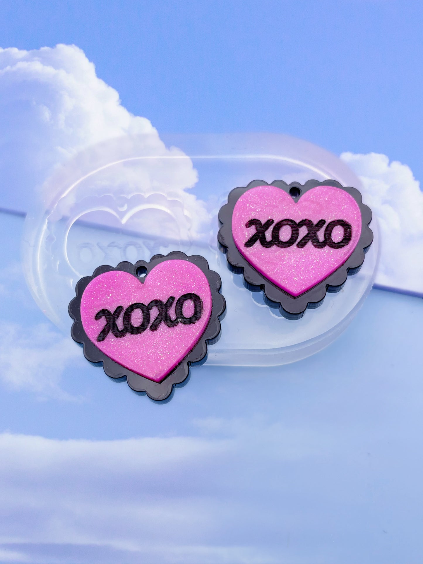 2.6 cm XOXO kisses hugs Layered Scalloped Heart Dangle Earring Mold
