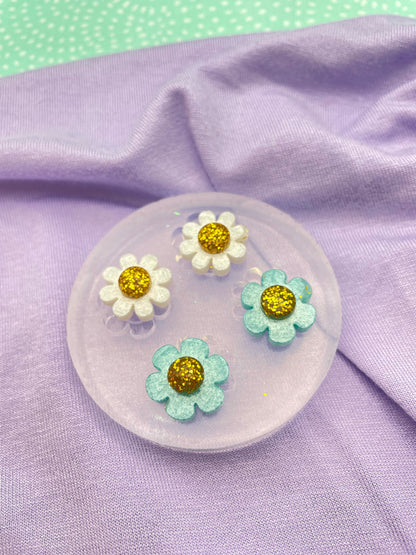 Small 1.6 cm 3D layered Daisy Flower Stud Earring Mold