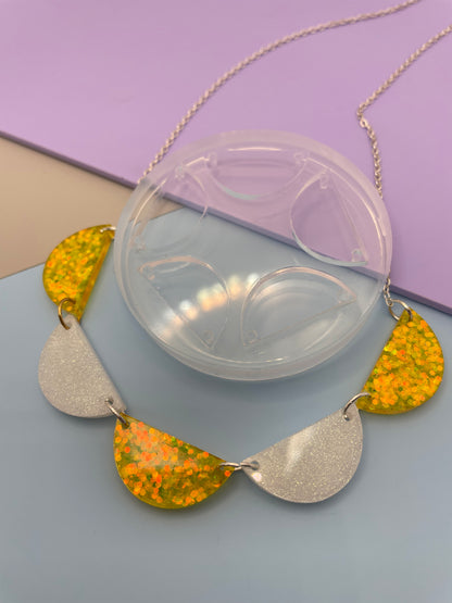 Scalloped Bib Round Bunting Necklace Mold