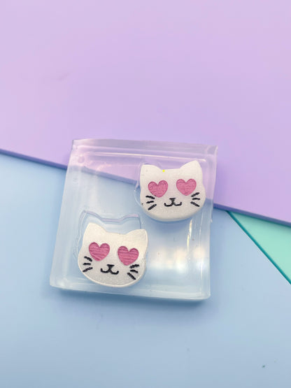 1.6 cm Cute Heart-eyed Cat Face Stud Earring Mold