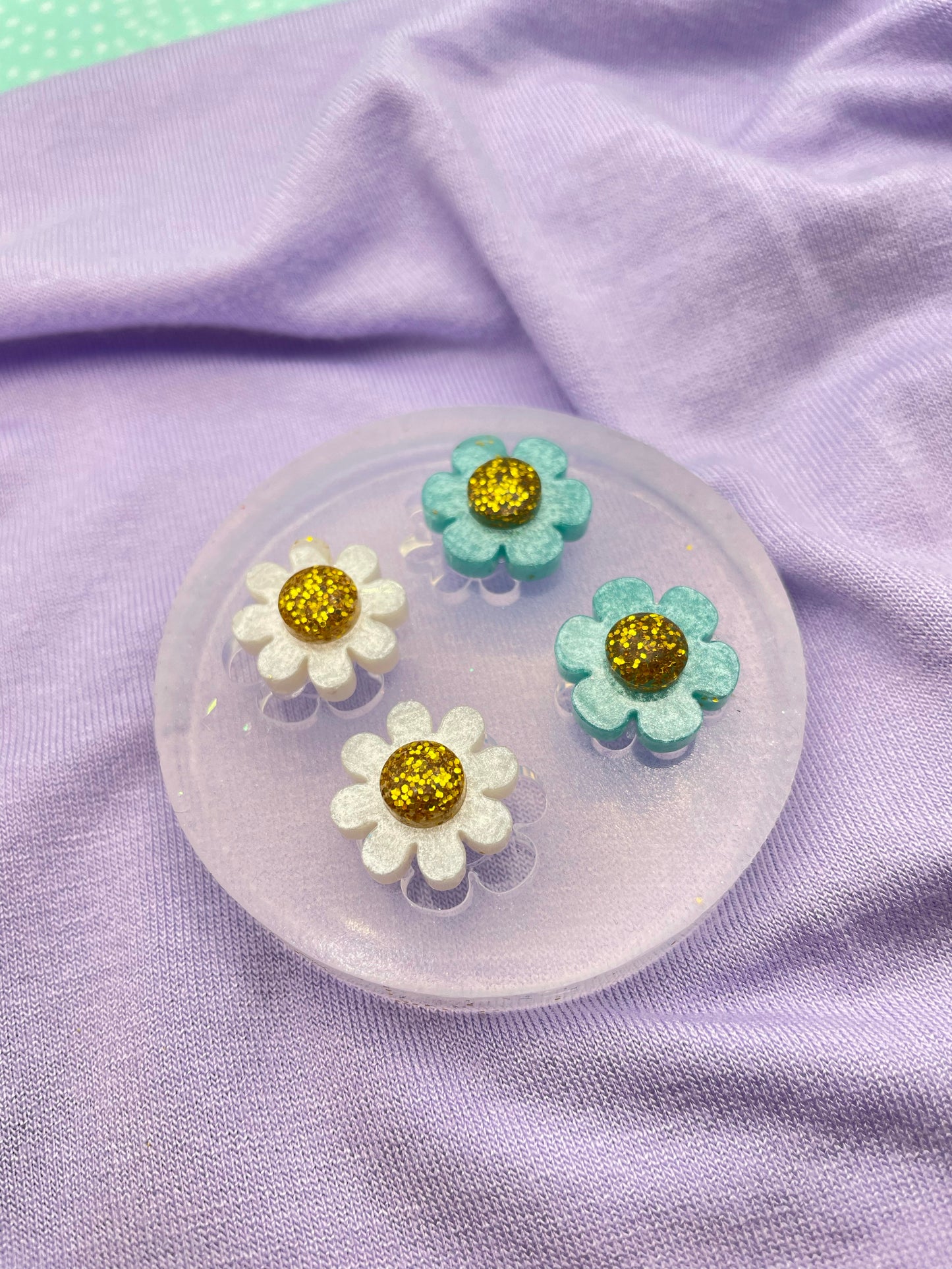 Small 1.6 cm 3D layered Daisy Flower Stud Earring Mold