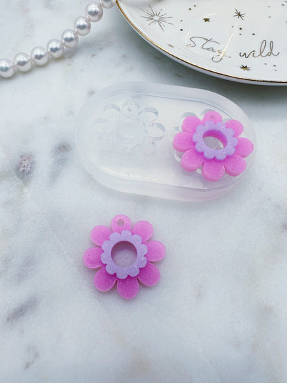 Small  2.5 cm 3D Daisy Flower Dangle Drop Earring Mold